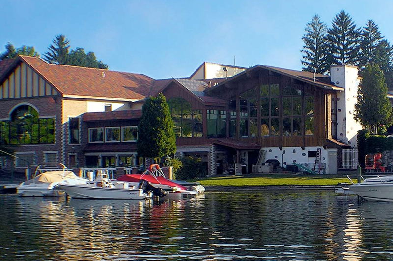 golden-mast-exterior1-800px