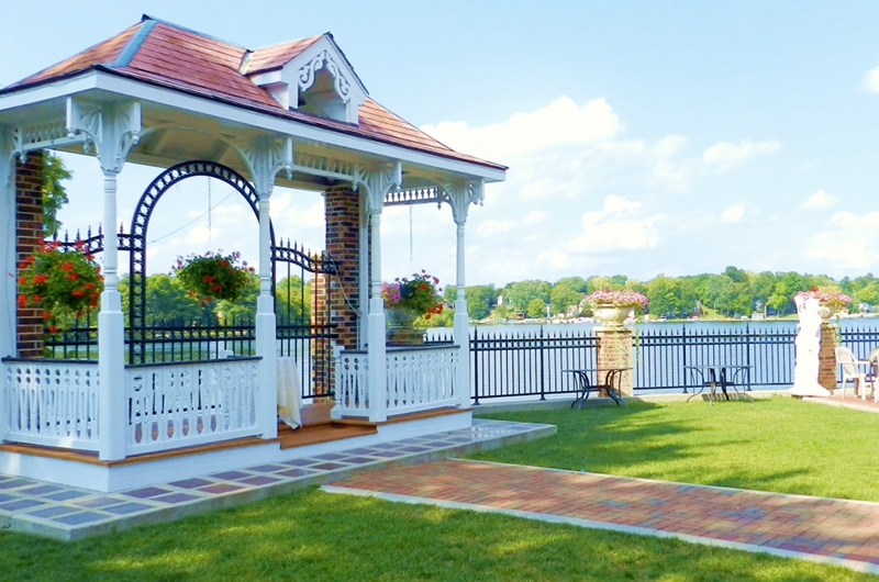 golden-mast-exterior2-800px